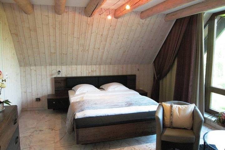 Gîte pour 7 personnes, avec terrasse ainsi que piscine et jardin, animaux acceptés à Soultzeren - 2