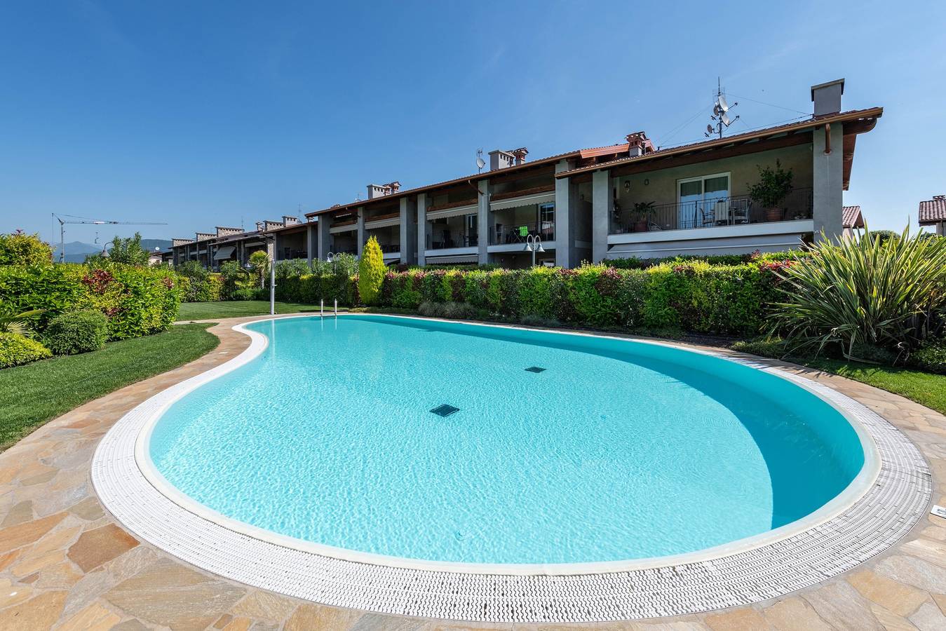 Appartamento intero, Casa Vacanze Raffa con Balcone, Terrazza Coperta & Wi-Fi in Puegnago del Garda, Prealpi Gardesane