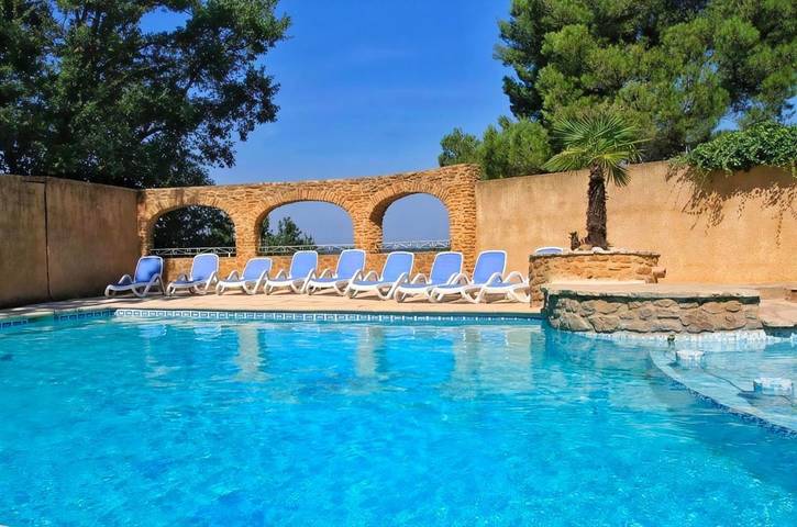 Appartement de vacances pour 4 personnes, avec Balcon et Terrasse ainsi que Jacuzzi et Jardin