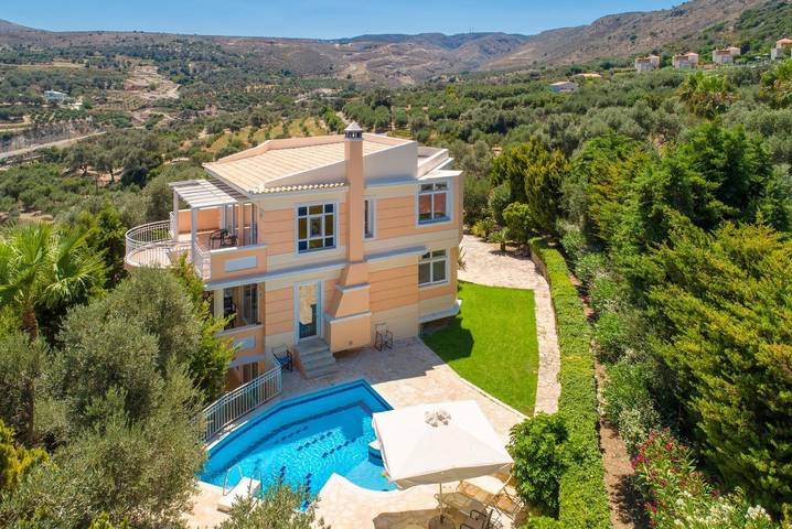 Location de vacances pour 10 personnes, avec Balcon ainsi que Terrasse et Jardin à Réthymnon