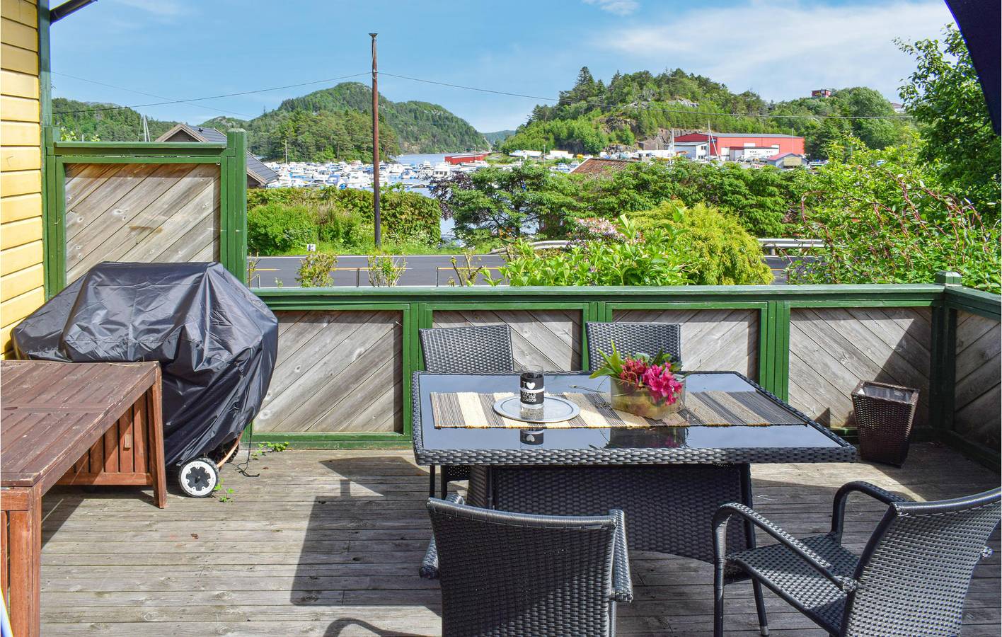 Ferienhaus für 9 Personen mit Garten in Farsund