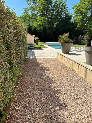 Gîte pour 6 personnes, avec jardin et piscine à Saint-Maime