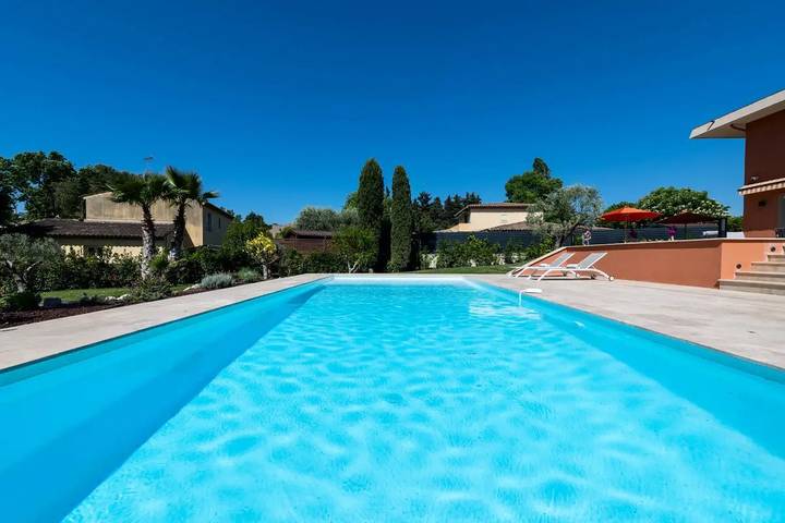 Villa pour 12 personnes, avec terrasse ainsi que jardin et piscine à Mougins - 2