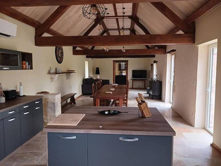 Location de vacances pour 12 personnes, avec Terrasse ainsi que Jardin et Piscine à Conne-de-Labarde