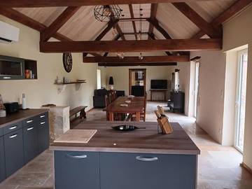 Gîte pour 12 personnes, avec jardin et piscine à Conne-de-Labarde