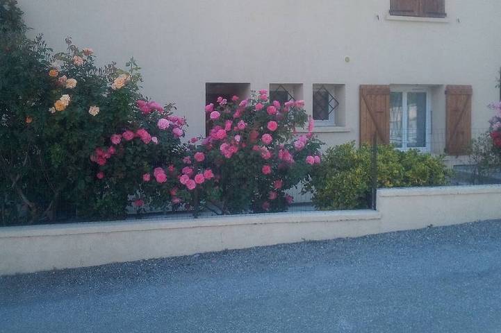 Location de vacances pour 4 personnes, avec balcon et jardin à Eygliers