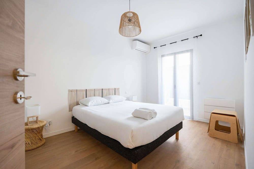 La Maison du Parc Iv standing parking in Marseille, Marseille region