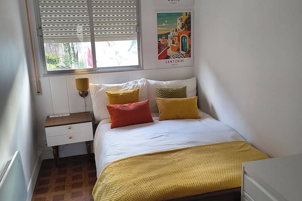 Entire apartment, Charming apartment in Vigo with views of the valley (pet friendly) in Vigo, Galician Coast