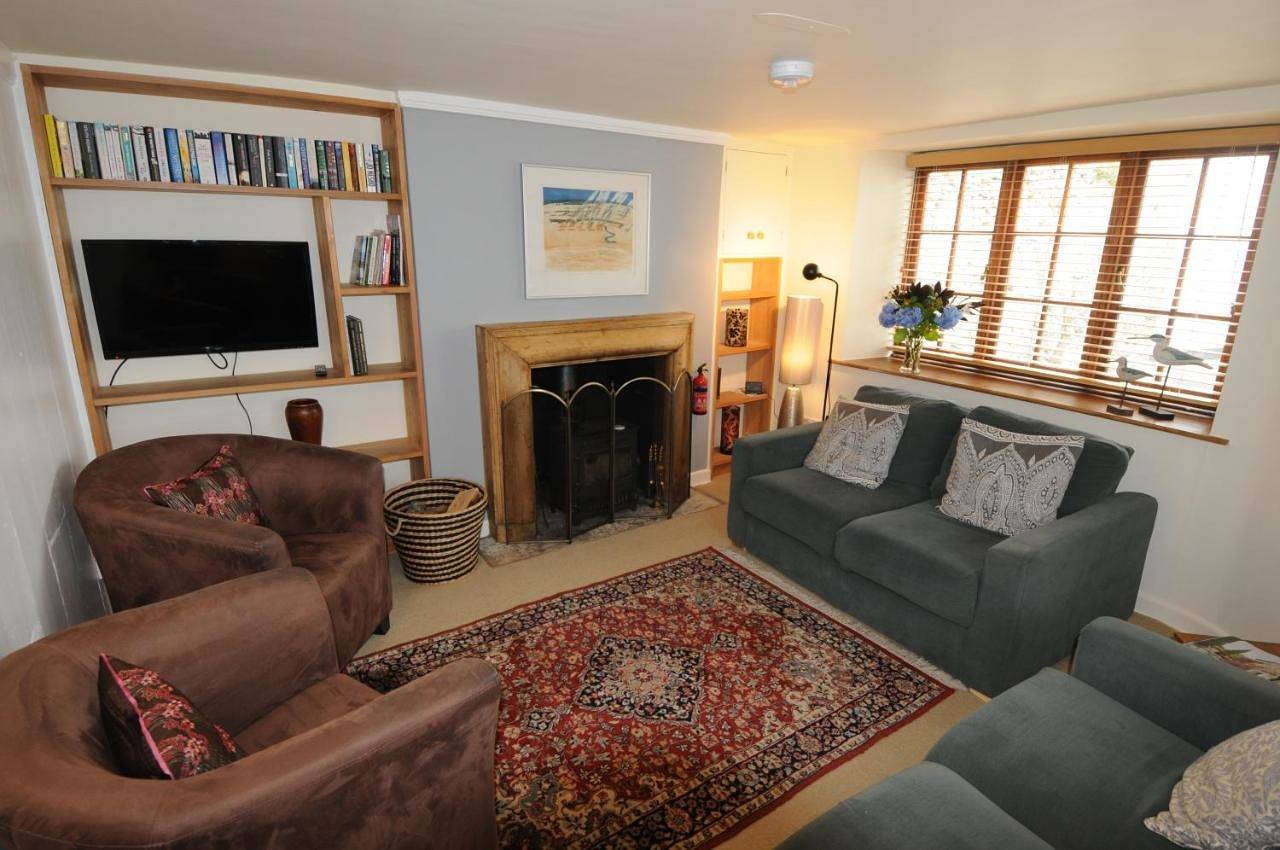 Three-Bedroom Cottage in Charmouth, Dorset