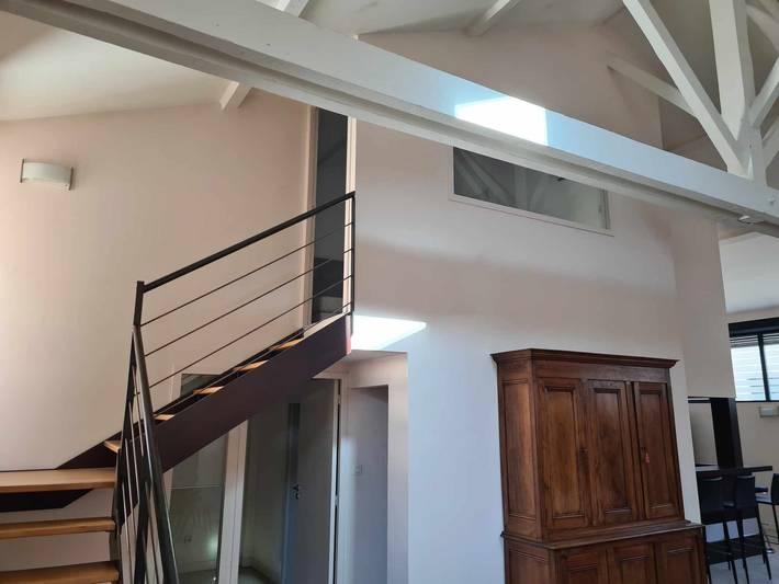 Apartamento entero, Apartamento « Le Loft – Aire acondicionado » con terraza privada y Wi-Fi in Romans-sur-Isère, Región de Valence