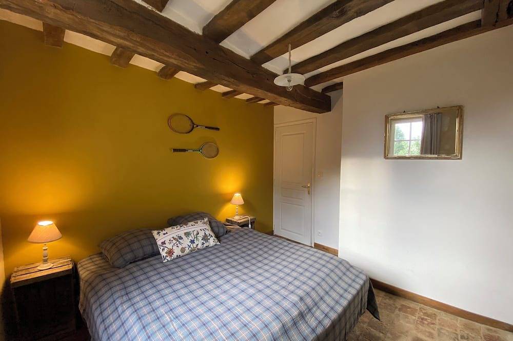 Bernard's self-catering cottage in the heart of the Perche! in Eperrais, Parc naturel régional du Perche