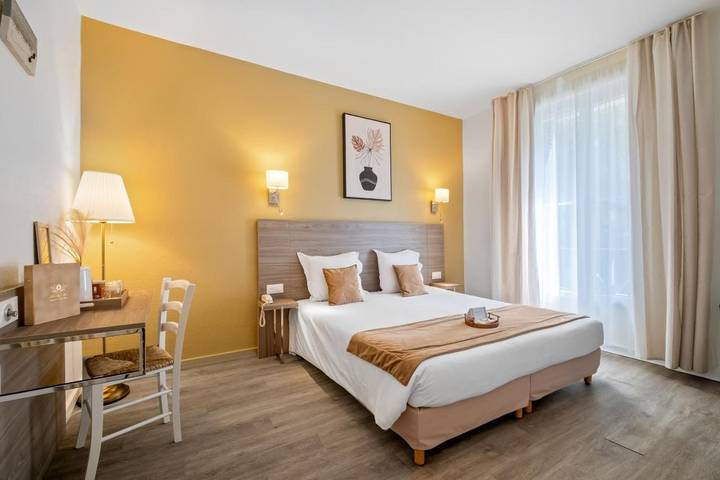 Hôtel pour 3 personnes, avec jardin ainsi que vue et piscine dans Plage des Dames