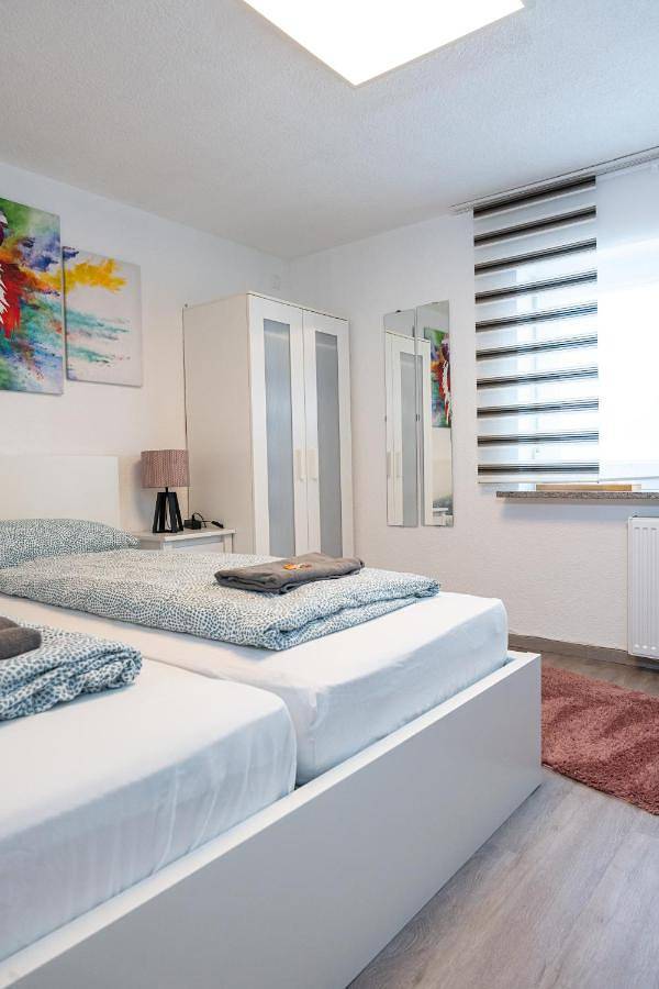 Ganze Ferienwohnung, Double Room with Shared Bathroom in Memmingen, Bayerisch Schwaben