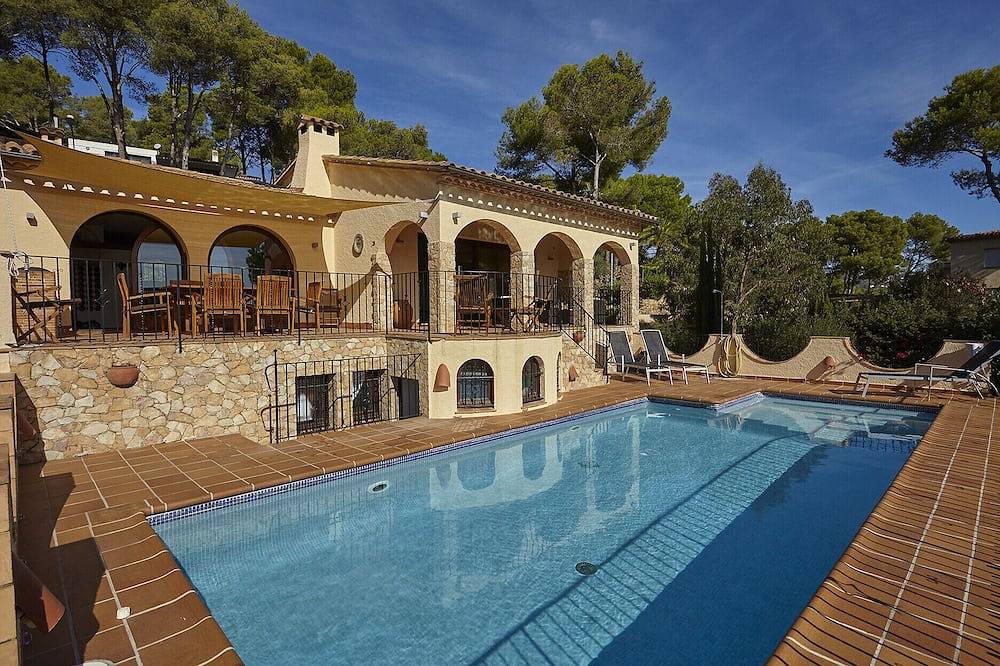 Sisiclaro very extensive house with stunning view in Tamariu, Costa Brava