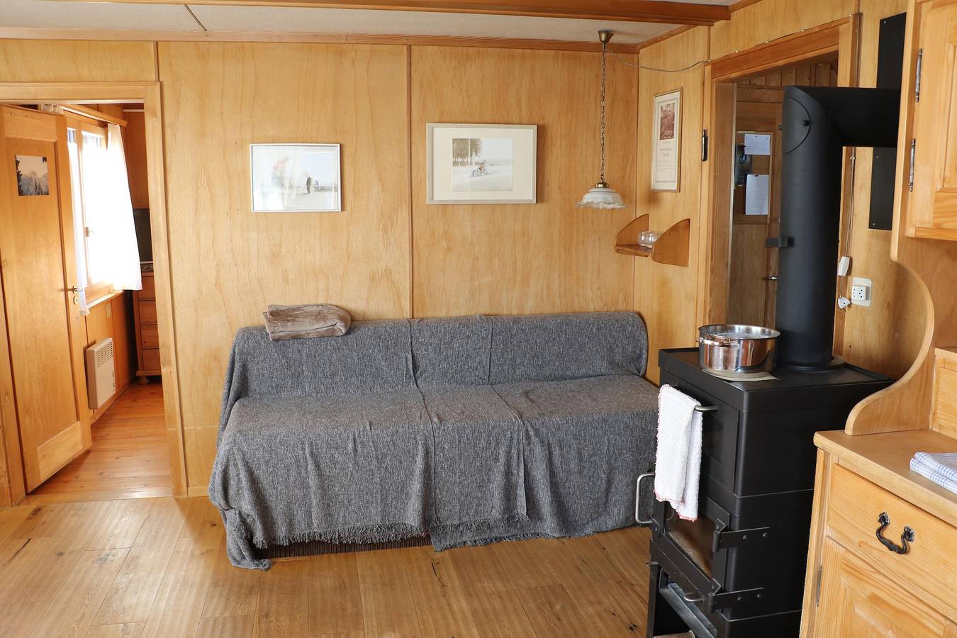 Ganze Ferienwohnung, Diegastgeberei.ch - Revier Silberdistel im Schwettiberg Nr. 189 - Chalet Silberdistel im Schwettiberg in Glarus Süd, Kanton Glarus