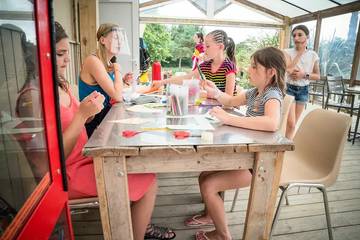 Static Caravan for 4 People in Saint-Julien-des-Landes, Loire Valley, Photo 3