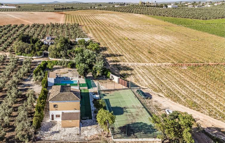 250 sqft Wohnung mit Klimaanlage, Pool, Terrasse & WiFi in Puente Genil, Córdoba Provinz