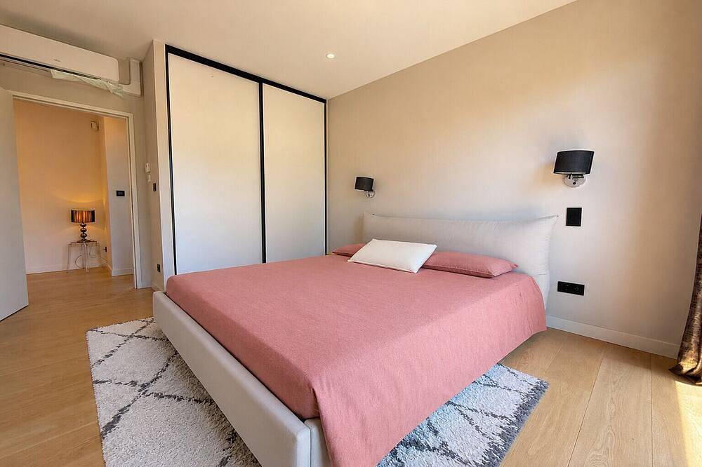 Ferrand – Villa moderne avec piscine chauffée et jardin sans vis-à-vis in Saint-Didier-au-Mont-d'Or, Lyon et ses environs