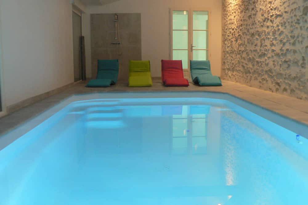 Gîte avec Piscine intérieure et Spa extérieur - 15 à 20 pers - 15Min Puy Du Fou in Les Herbiers, Vallée de la Loire