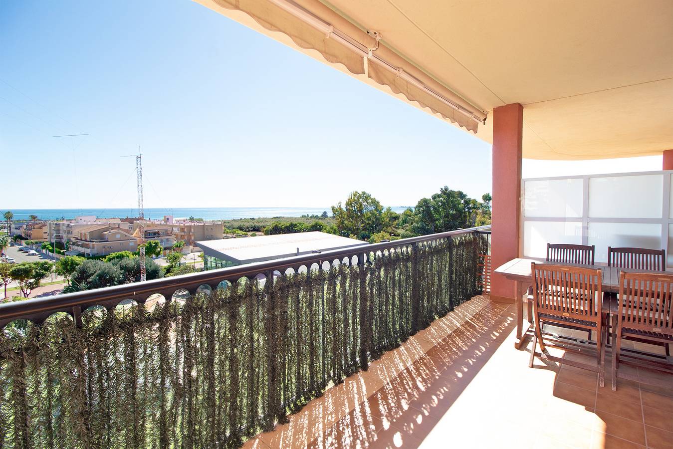 Apartamento entero, Global Vacacional: Apartamento con gran terraza y piscina in Canet de Berenguer, Costa de Valencia