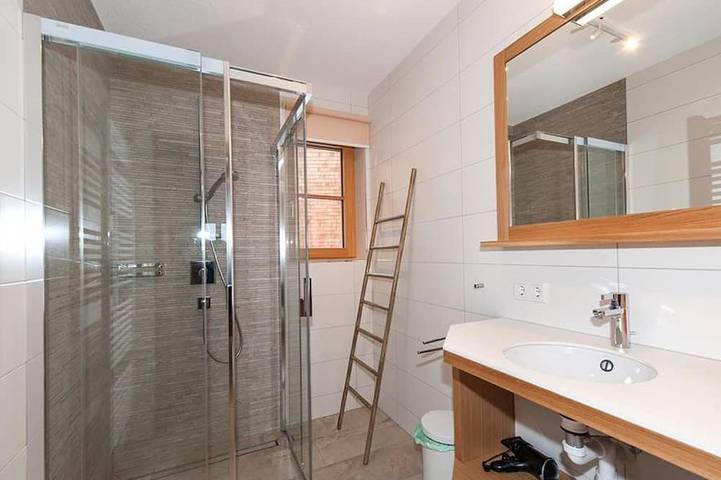 Hütte für 5 Personen, mit Terrasse und Garten sowie Sauna in Schröcken - 3