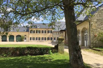 Gîte pour 28 personnes, avec jacuzzi ainsi que terrasse et jardin dans l' Aisne