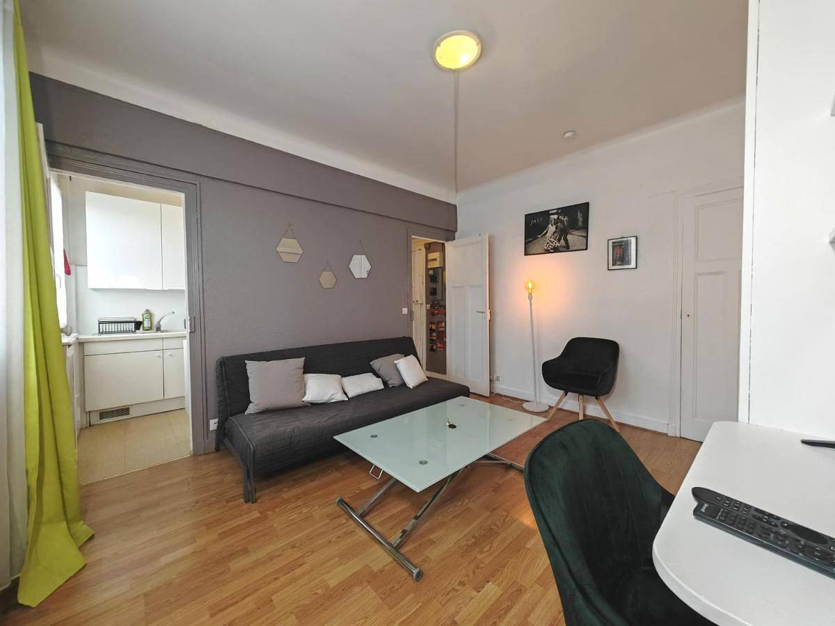 Appartement entier, One-Bedroom Apartment in Les Lilas, Seine-Saint-Denis