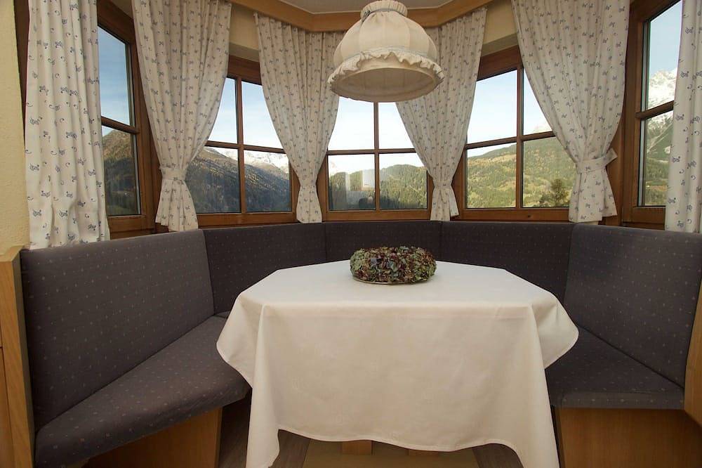 Ferienwohnung 1 - Berghof in Tobadill, Bezirk Landeck