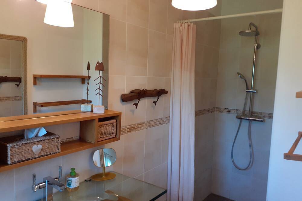 Villa contemporaine accès direct   plage.Chambres climatisées, jardin clôt in Sète, Côte méditerranéenne (France)