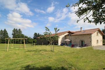 Gîte pour 6 personnes, avec jardin ainsi que piscine et terrasse à Saint-Priest-sous-Aixe