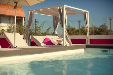 Gîte pour 2 personnes, avec terrasse et piscine dans Parede