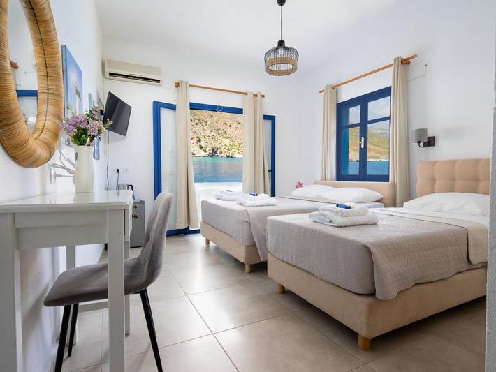 Location de vacances pour 2 personnes, avec Balcon ainsi que Terrasse et Vue dans Loutró