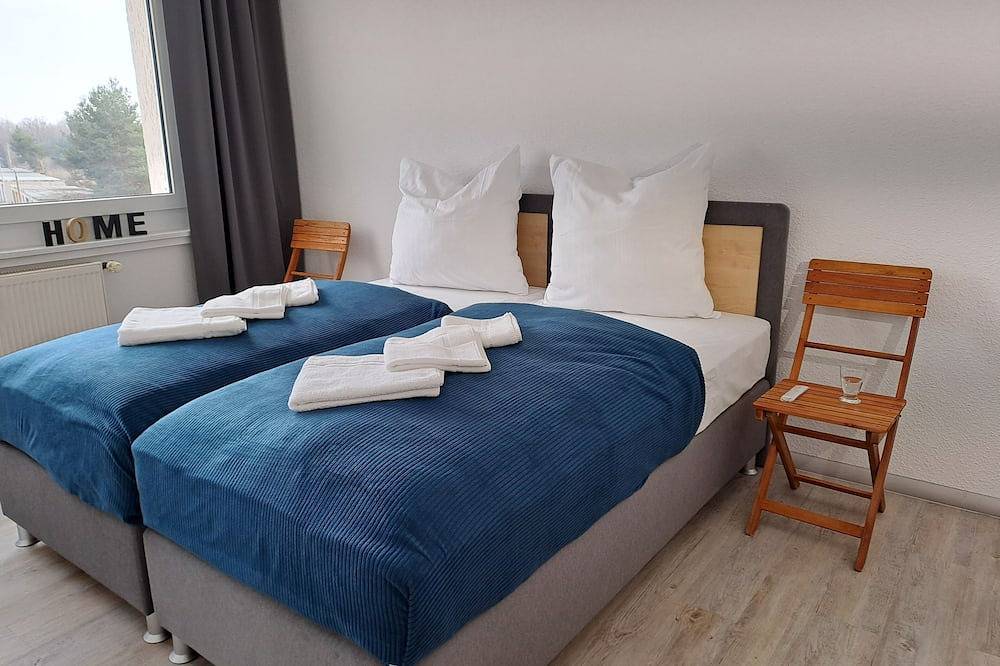 Ganze Wohnung, 3Br, 4Beds, Tv, Wifi, Kitchen and Bath. 5 min to train station in Muldenstein, Muldestausee