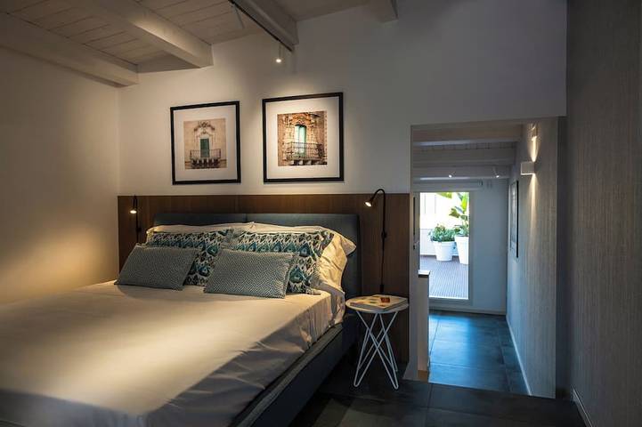 Dimora Zahira, Design Suites 2 min from the Sea - New - Center in Marina di Ragusa, Ragusa