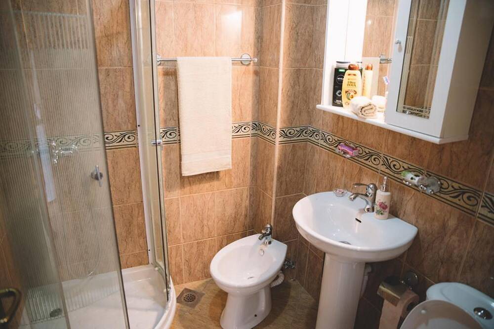 Four bedded room with private sea view balcony in Ulcinj, Dulcigno