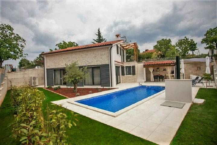 Moderne Villa Sol Anima mit privatem Pool in Jakovici, Zentralistrien