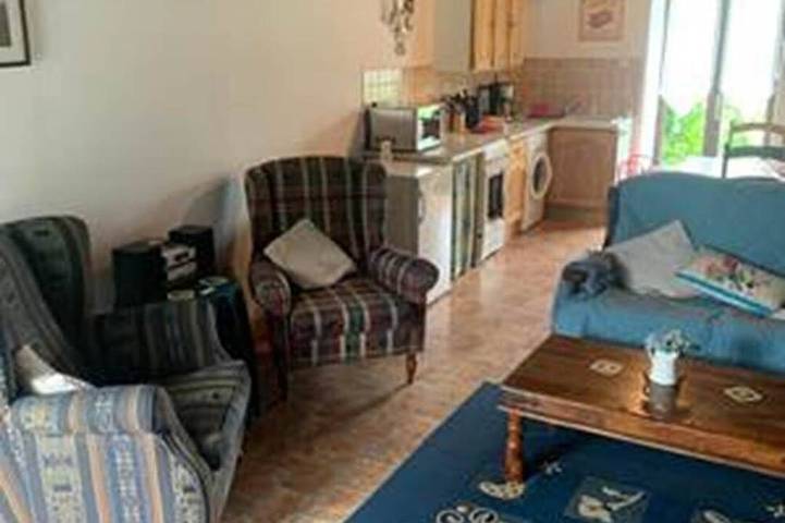 Poppies - Unabhängiges 2-Schlafzimmer-Ferienhaus in Chéniers, Guéret und Umgebung