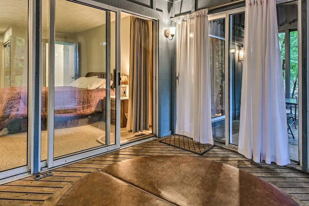 Jack Frost Ski Mountain, Central Air Conditioning, Hot Tub in Blakeslee, Carbon County (PA)