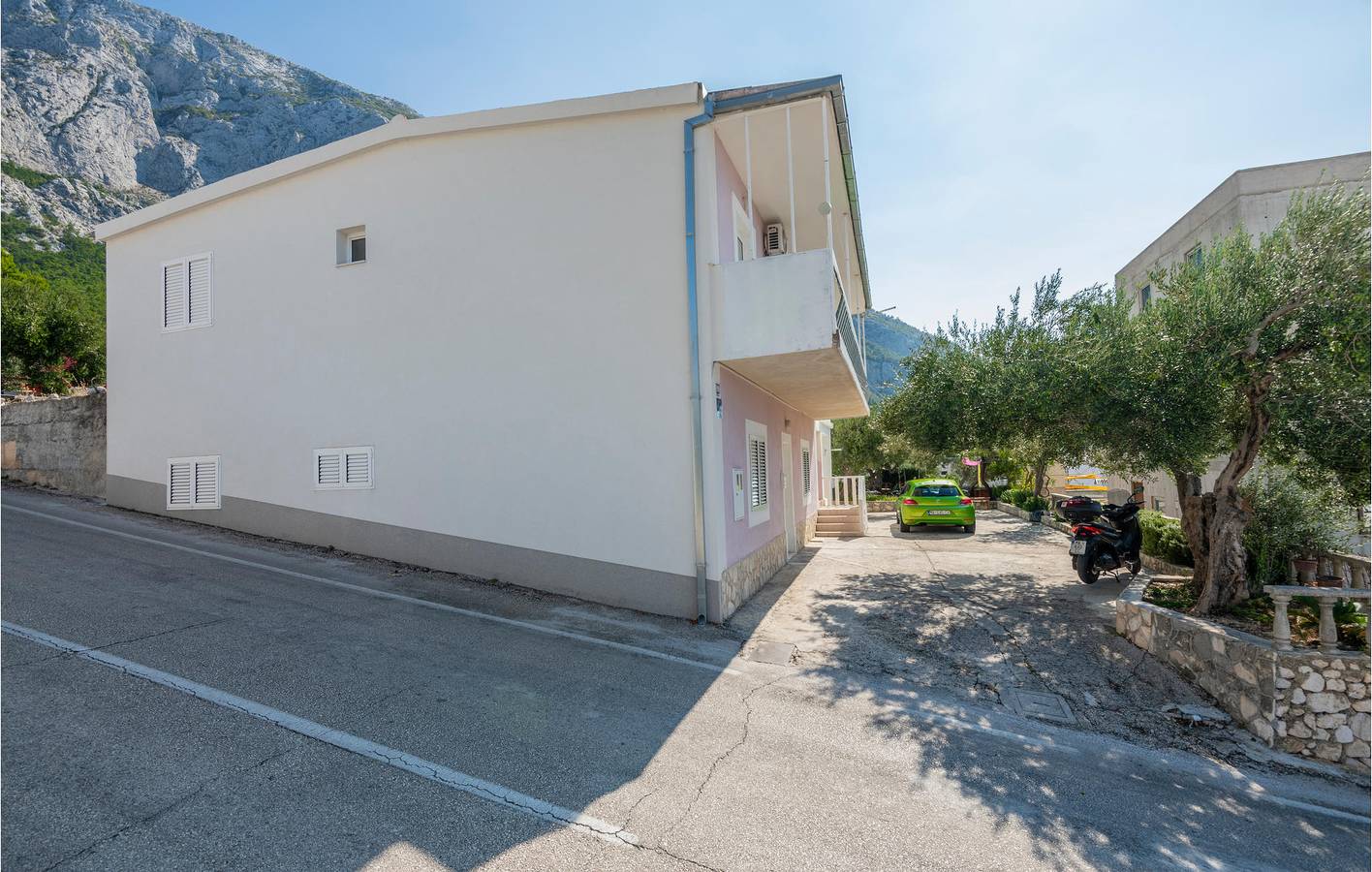Ganze Ferienwohnung, Ferienwohnung mit Meerblick und Terrasse in der Nähe von Makarska und Veliko Brdo in Veliko Brdo, Makarska