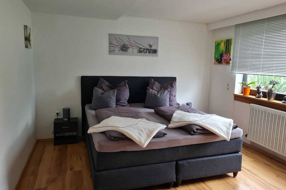 Ganze Wohnung, Schöne Ruhige Ferienwohnung mit Parkplatz. Haustierfreundlich! in Trochtelfingen, Neckar-Alb
