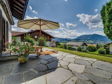 Ferienhaus für 9 Personen, mit Balkon und Sauna sowie Ausblick, kinderfreundlich in Burgberg im Allgäu