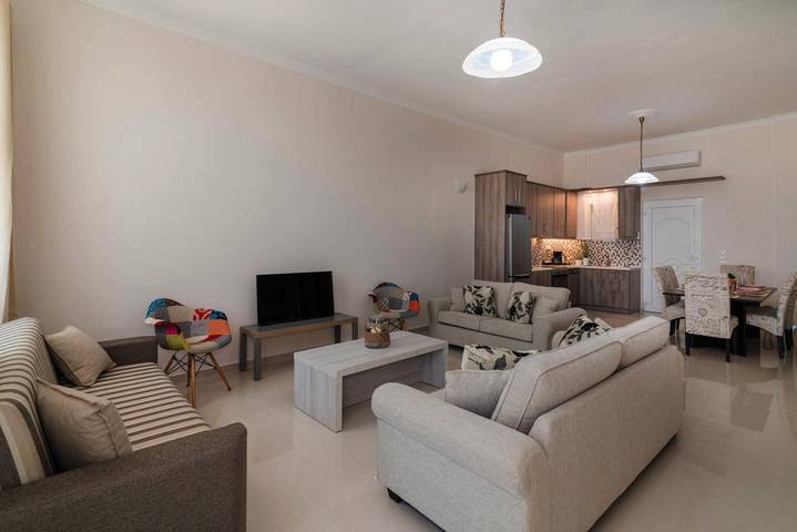 Ferienwohnung für 5 Personen, mit Ausblick und Garten sowie Meerblick und Terrasse in Zakynthos Stadt - 3