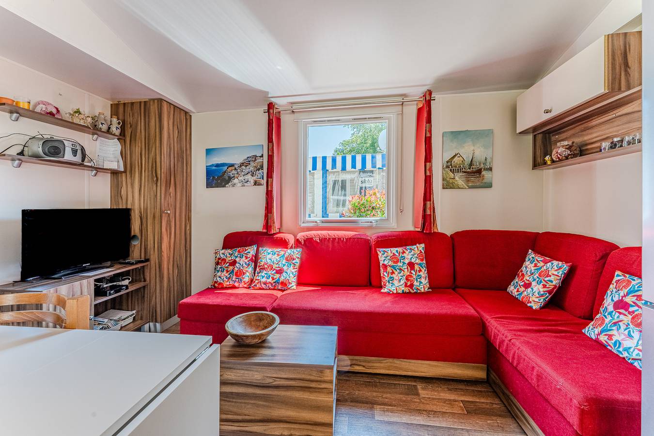 Mobile Home 'Mobilhome 282 Grand Confort' with Private Terrace, Garden, and Air Conditioning in Gastes, Côte d’Argent