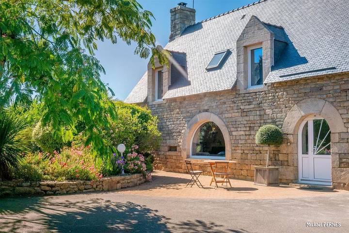 Location de vacances pour 6 personnes, avec vue ainsi que piscine et jardin à Kervignac - 3