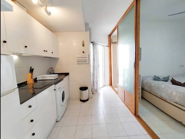 Appartement entier, Appartement « Chaleureux à 300 m de la plage » avec vue sur le lac, Wi-Fi et climatisation in Playa de La Mata (Torrevieja), Torrevieja