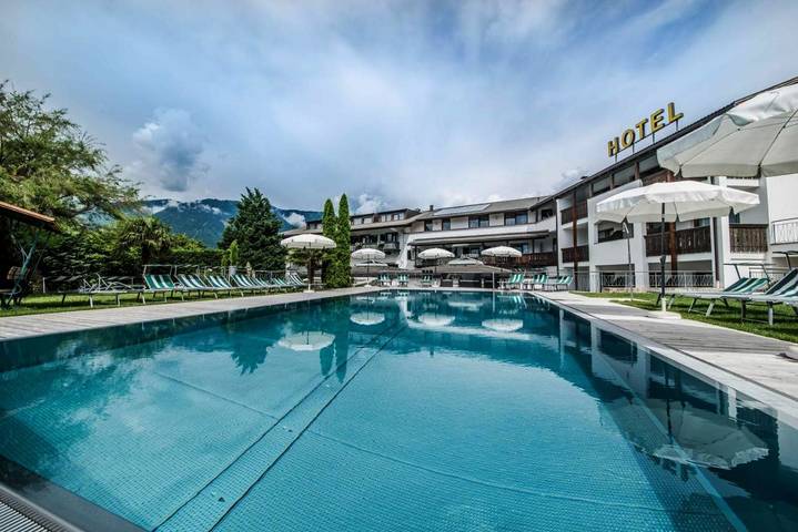 Hotel für 2 Personen, mit Whirlpool und Terrasse sowie Garten und Pool in Burgstall