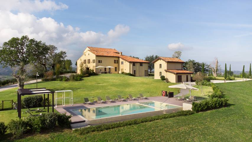 Villa con piscina per 10 persone, con Idromassaggio e Terrazza nonché Giardino a Bologna