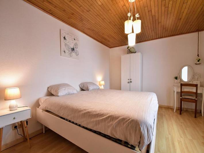 Location de vacances pour 8 personnes, avec jacuzzi et jardin ainsi que piscine et terrasse à Ohey - 4