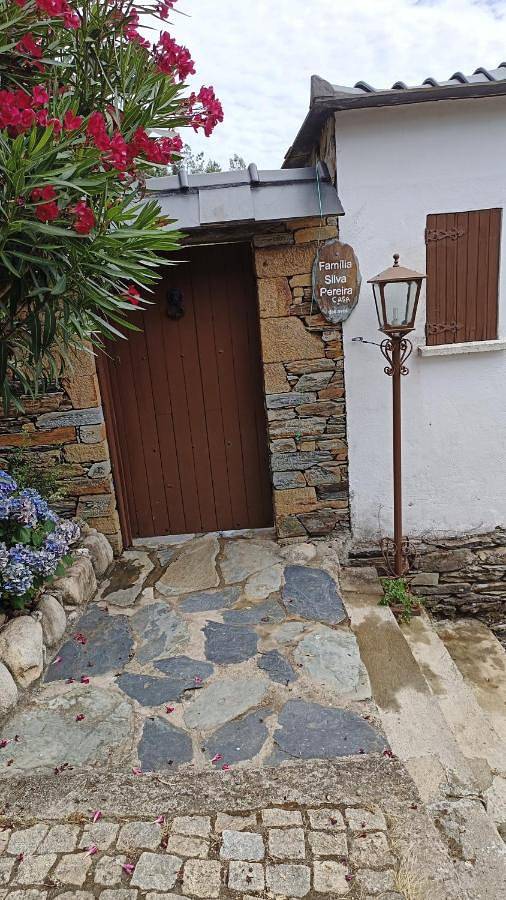 Location de vacances pour 8 personnes, avec terrasse et vue, animaux acceptés dans Castro Daire - 3