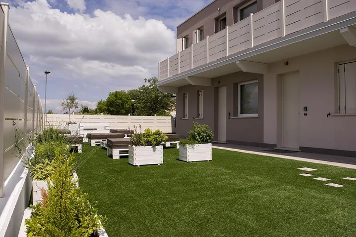 Casa de huéspuedes para 4 personas, con jardín y piscina - 1